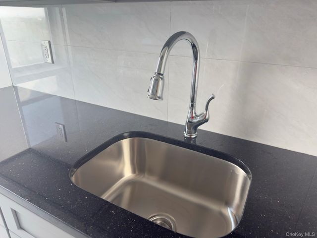 149-43 35Th Ave 6Fl, Flushing, NY 11354