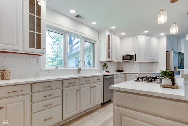 6502 Allisonville Road, Indianapolis, IN 46220