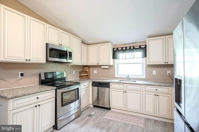 3 E BEACH RD, Williamstown, NJ 08094