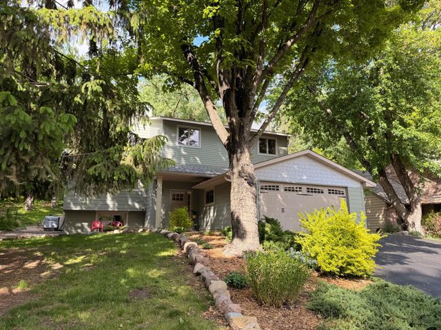 850 Winthrop Street S, Saint Paul, MN 55119