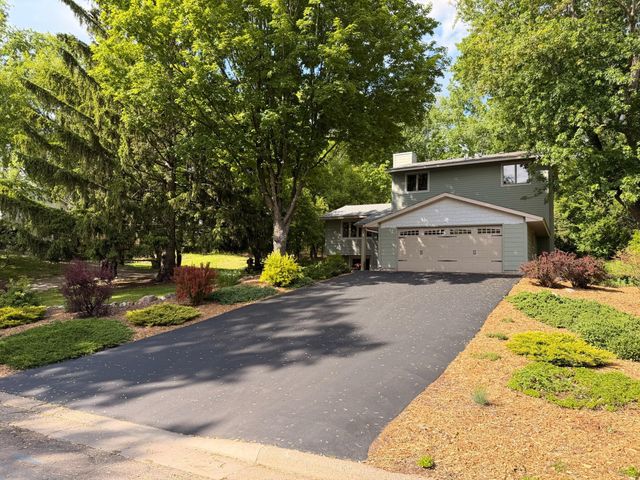 850 Winthrop Street S, Saint Paul, MN 55119