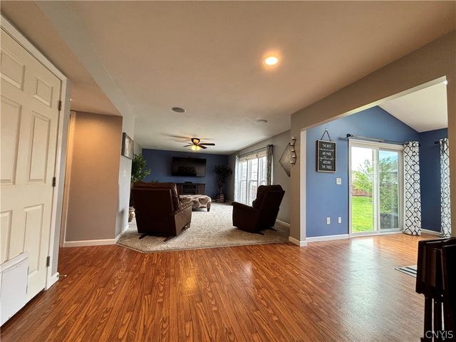 5489 Bingley Lane, Clay, NY 13041