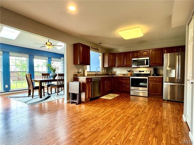 5489 Bingley Lane, Clay, NY 13041