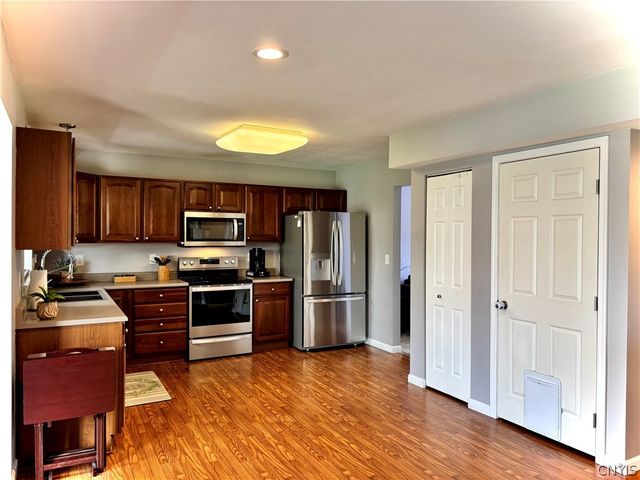 5489 Bingley Lane, Clay, NY 13041