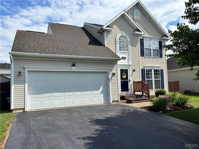 5489 Bingley Lane, Clay, NY 13041