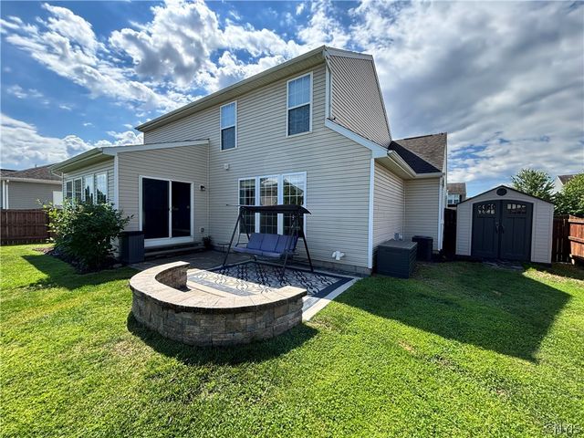 5489 Bingley Lane, Clay, NY 13041