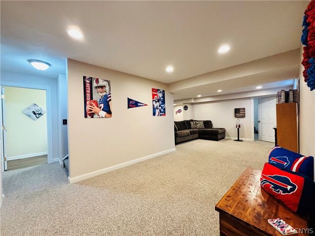 5489 Bingley Lane, Clay, NY 13041