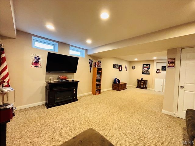 5489 Bingley Lane, Clay, NY 13041