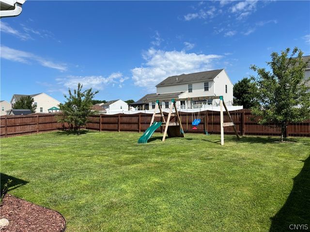 5489 Bingley Lane, Clay, NY 13041