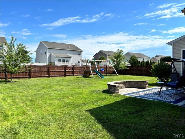 5489 Bingley Lane, Clay, NY 13041
