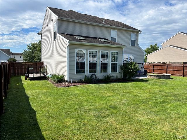 5489 Bingley Lane, Clay, NY 13041