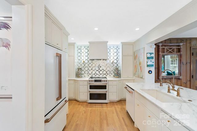 614 Ellsworth Road, Charlotte, NC 28211