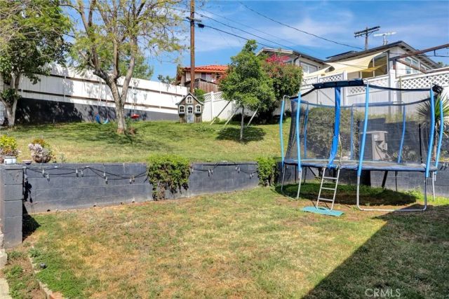 4265 Yosemite, Los Angeles, CA 90065