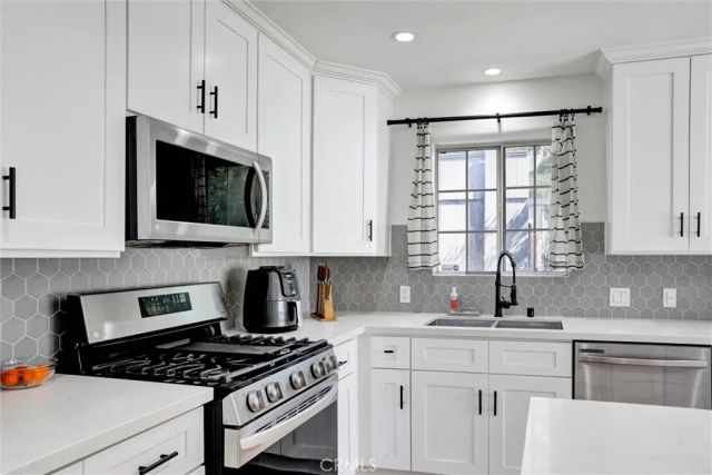 4265 Yosemite, Los Angeles, CA 90065