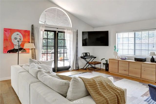 4265 Yosemite, Los Angeles, CA 90065
