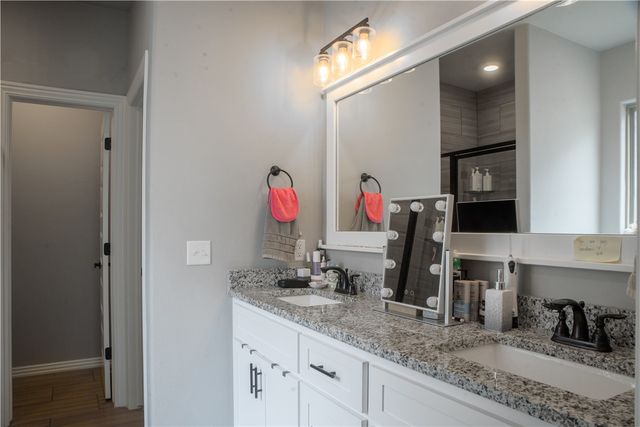 5805 SW Macasin Avenue, Bentonville, AR 72713