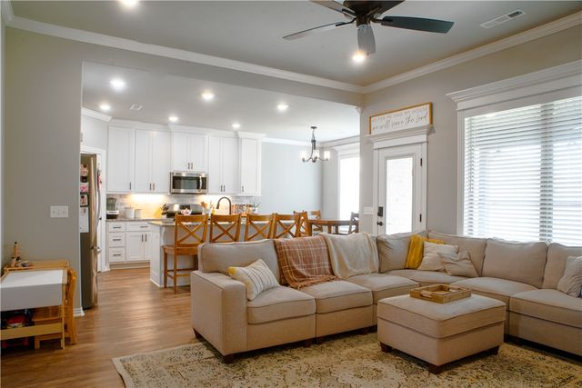 5805 SW Macasin Avenue, Bentonville, AR 72713