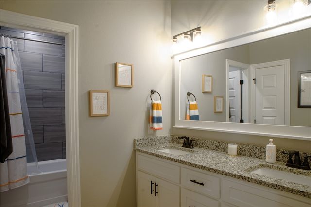 5805 SW Macasin Avenue, Bentonville, AR 72713