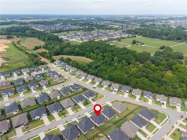 5805 SW Macasin Avenue, Bentonville, AR 72713