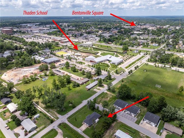 1011 SE C Street, Bentonville, AR 72712