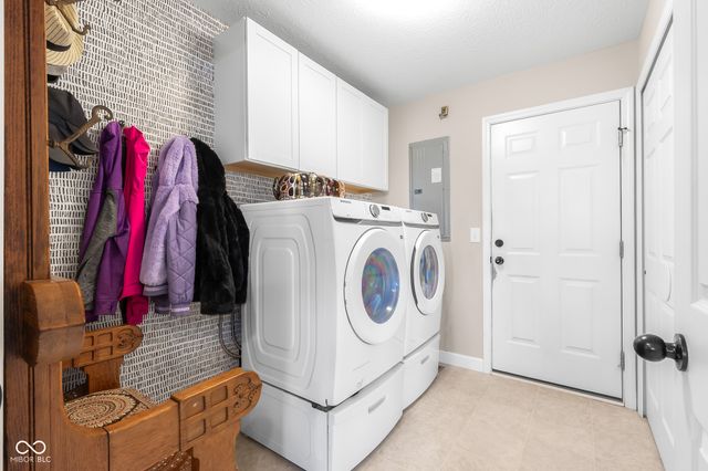 11005 N County Road 425 E, Hope, IN 47246