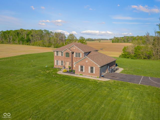 11005 N County Road 425 E, Hope, IN 47246