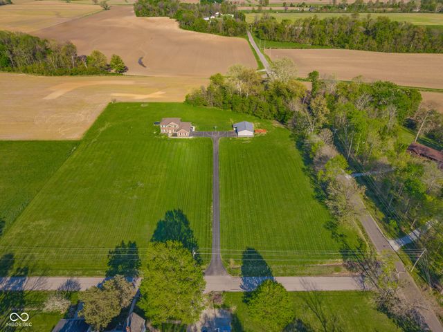 11005 N County Road 425 E, Hope, IN 47246