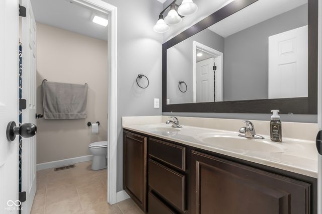 11005 N County Road 425 E, Hope, IN 47246