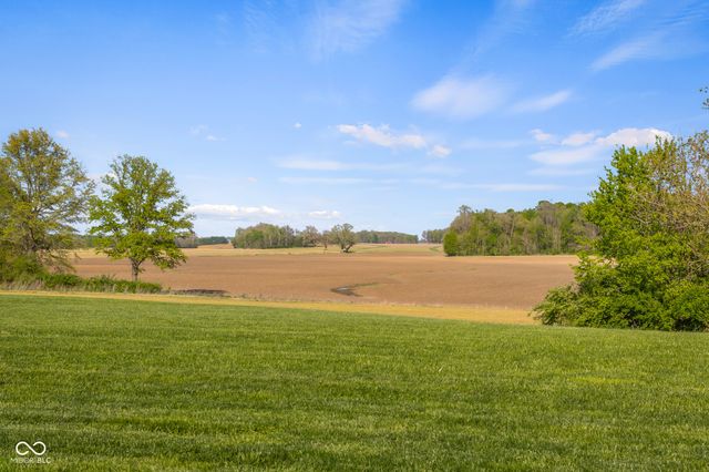 11005 N County Road 425 E, Hope, IN 47246