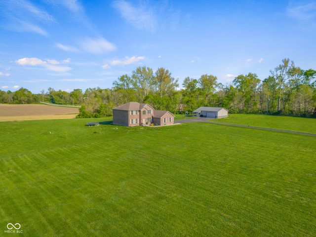 11005 N County Road 425 E, Hope, IN 47246