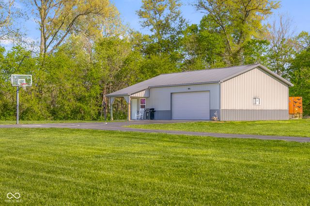 11005 N County Road 425 E, Hope, IN 47246