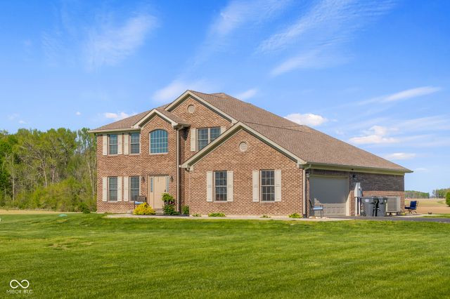 11005 N County Road 425 E, Hope, IN 47246