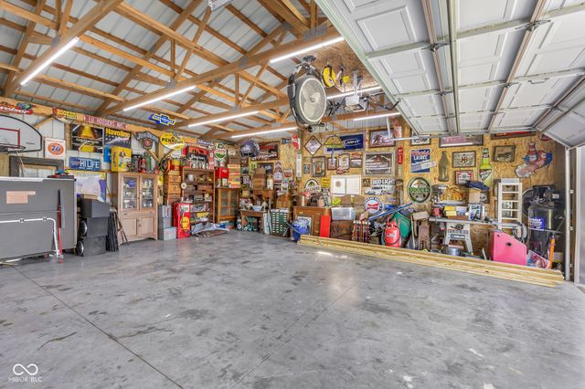 11005 N County Road 425 E, Hope, IN 47246