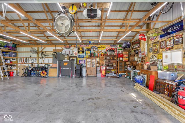 11005 N County Road 425 E, Hope, IN 47246