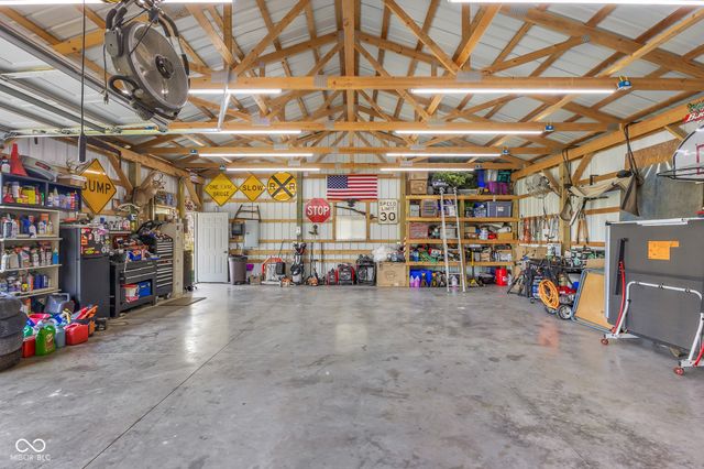 11005 N County Road 425 E, Hope, IN 47246