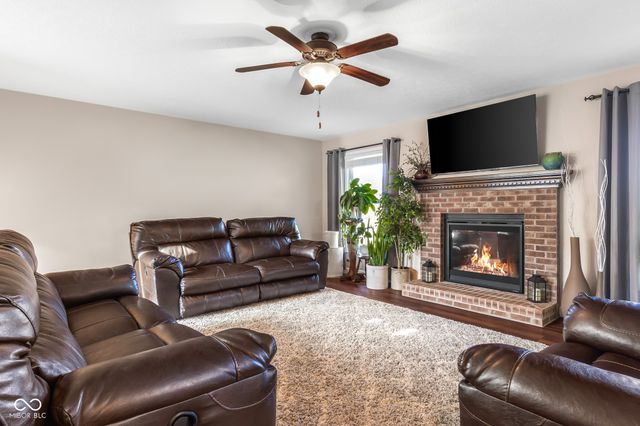11005 N County Road 425 E, Hope, IN 47246