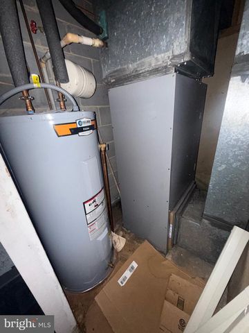 611 JAEGER CT, Sicklerville, NJ 08081