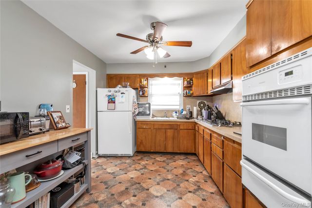 26 Lancaster Road, Island Park, NY 11558