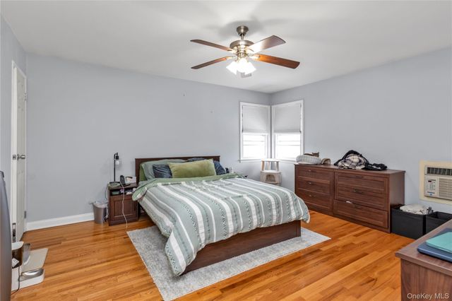 26 Lancaster Road, Island Park, NY 11558