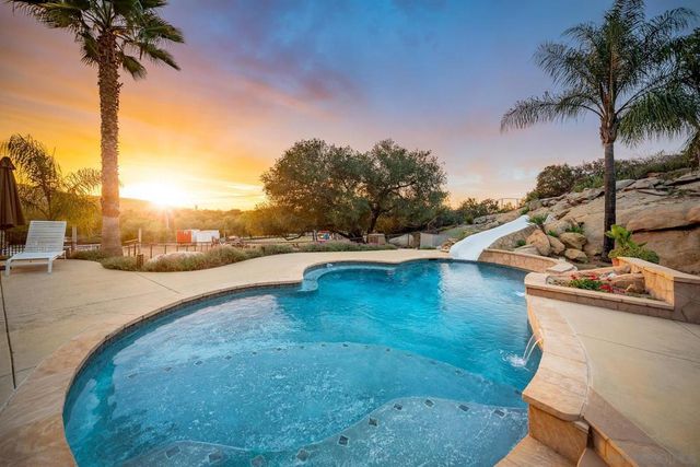 30073 Alta Mira Ln, Valley Center, CA 92082