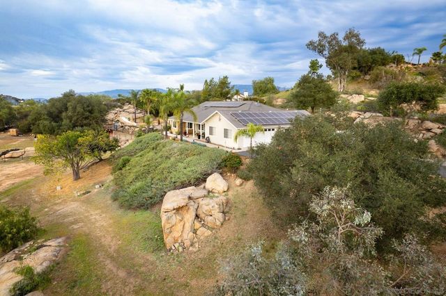 30073 Alta Mira Ln, Valley Center, CA 92082