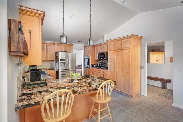 30073 Alta Mira Ln, Valley Center, CA 92082