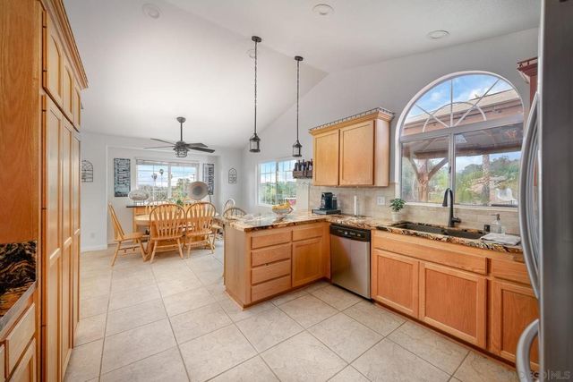 30073 Alta Mira Ln, Valley Center, CA 92082