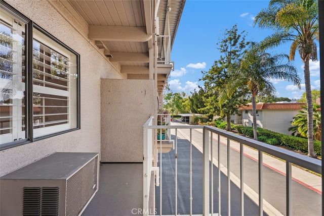 881 Via Mendoza D, Laguna Woods, CA 92637