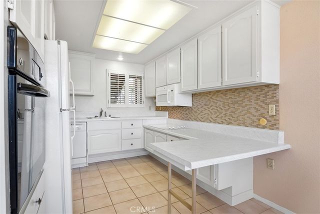 881 Via Mendoza D, Laguna Woods, CA 92637