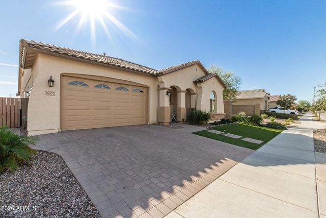 16007 W MONTANA DE ORO Drive, Surprise, AZ 85387