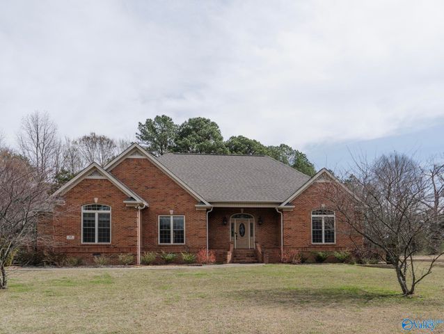 89 Lyle Circle, Somerville, AL 35670