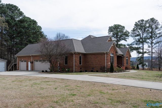 89 Lyle Circle, Somerville, AL 35670