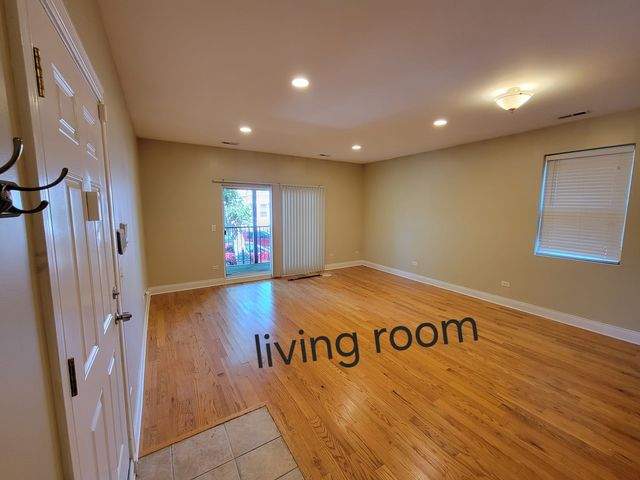 2651 E 74th Street 101, Chicago, IL 60649