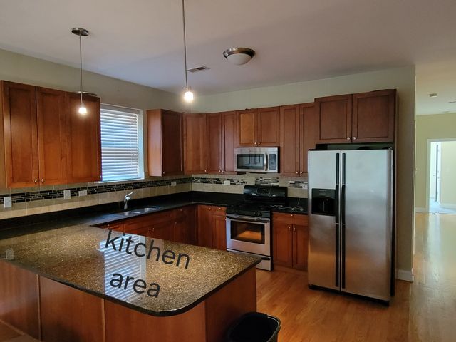 2651 E 74th Street 101, Chicago, IL 60649